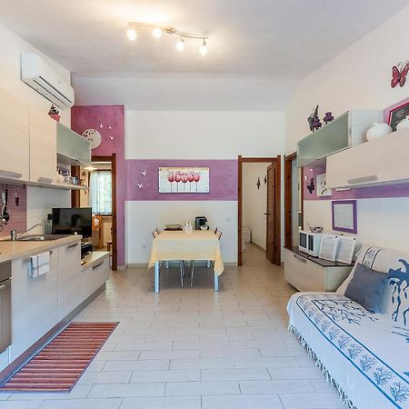 Purple House, 30M To Beach Pula Exterior photo