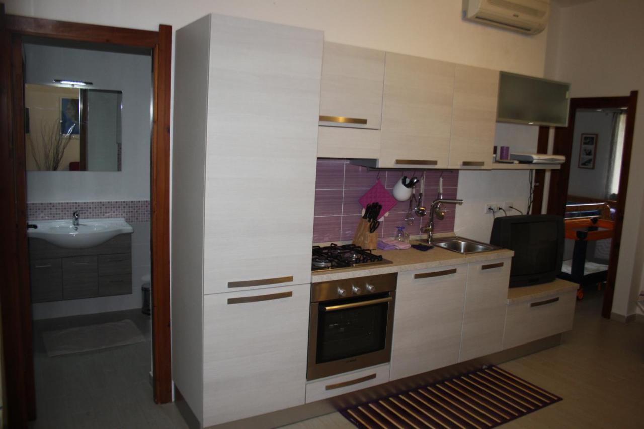 Purple House, 30M To Beach Pula Exterior photo